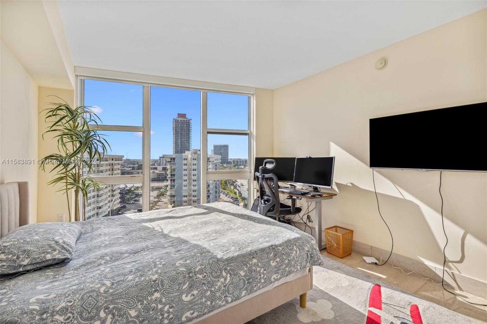 Small Image of 1800 SOUTH OCEAN DR #1010, Hallandale Beach Number 25