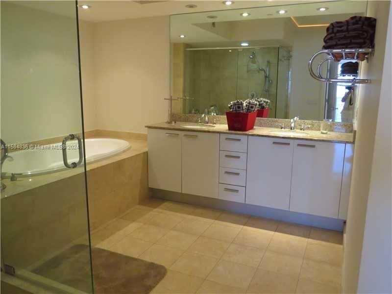 Small Image of 1830 SOUTH OCEAN DR #2211, Hallandale Beach Number 13
