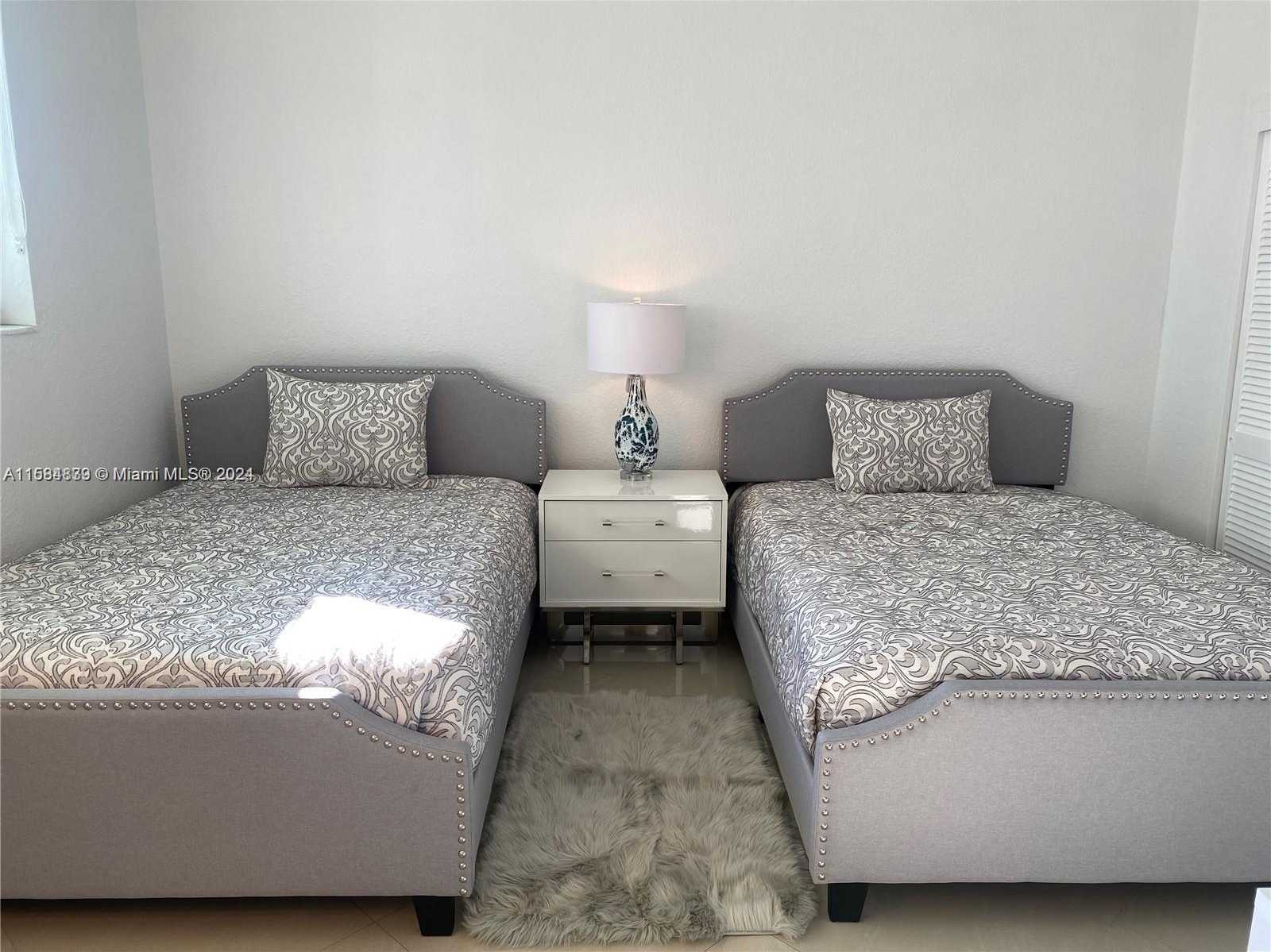 Small Image of 3801 SOUTH OCEAN DR #PH16S, Hollywood Number 16
