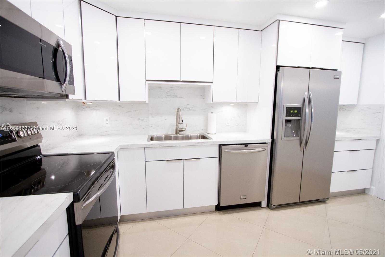 Small Image of 3801 SOUTH OCEAN DR #PH16S, Hollywood Number 2