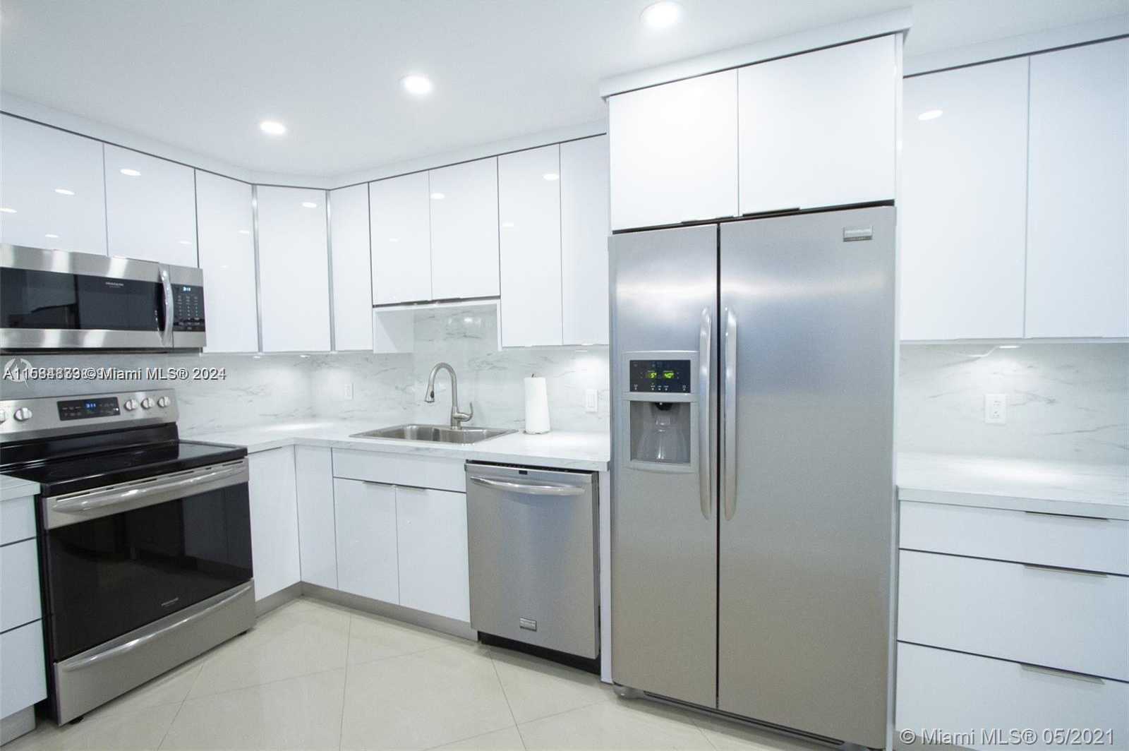 Small Image of 3801 SOUTH OCEAN DR #PH16S, Hollywood Number 9