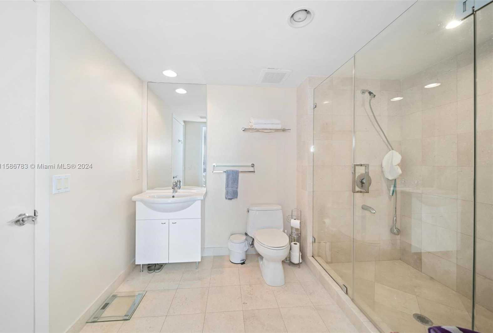 Small Image of 1800 SOUTH OCEAN DR #3206, Hallandale Beach Number 15