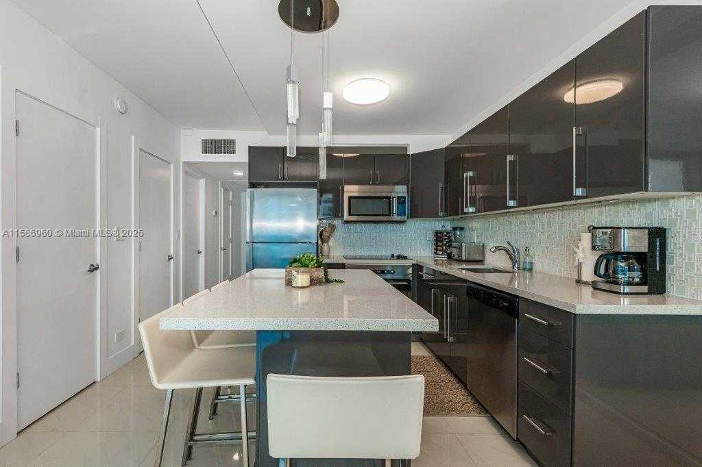 Small Image of 2301 COLLINS AVE #1111, Miami Beach Number 14