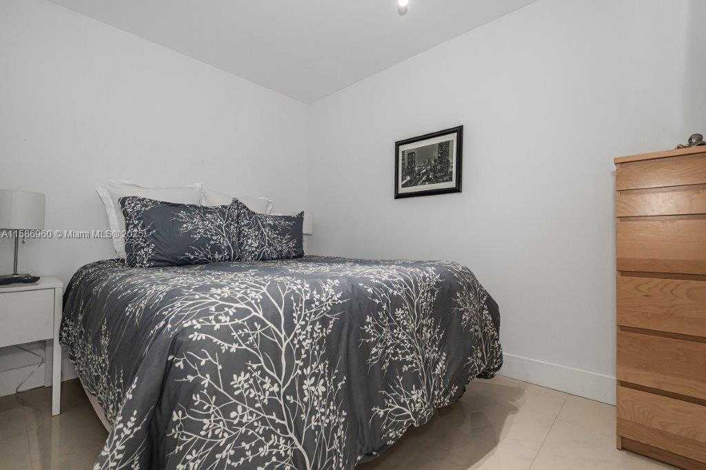 Small Image of 2301 COLLINS AVE #1111, Miami Beach Number 17