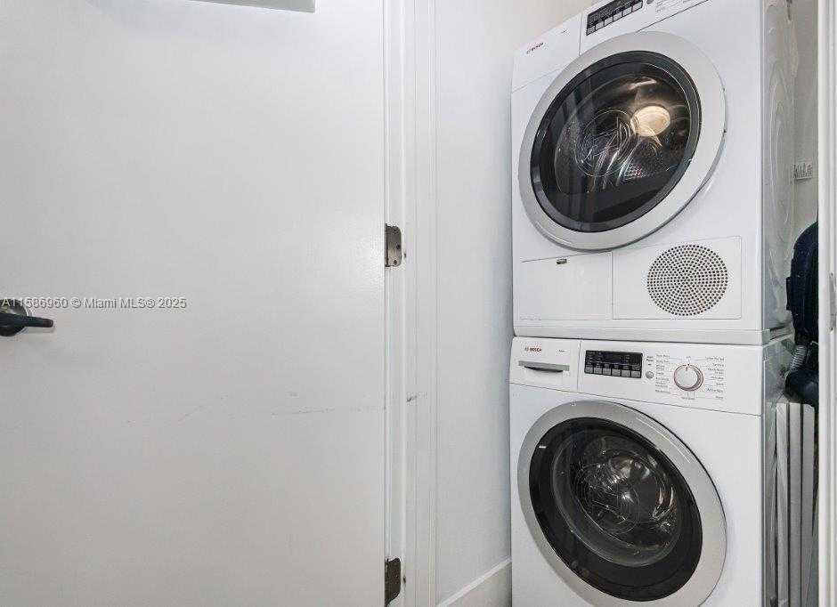 Small Image of 2301 COLLINS AVE #1111, Miami Beach Number 22