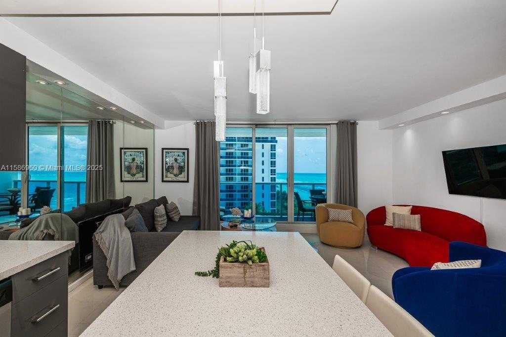 Small Image of 2301 COLLINS AVE #1111, Miami Beach Number 3