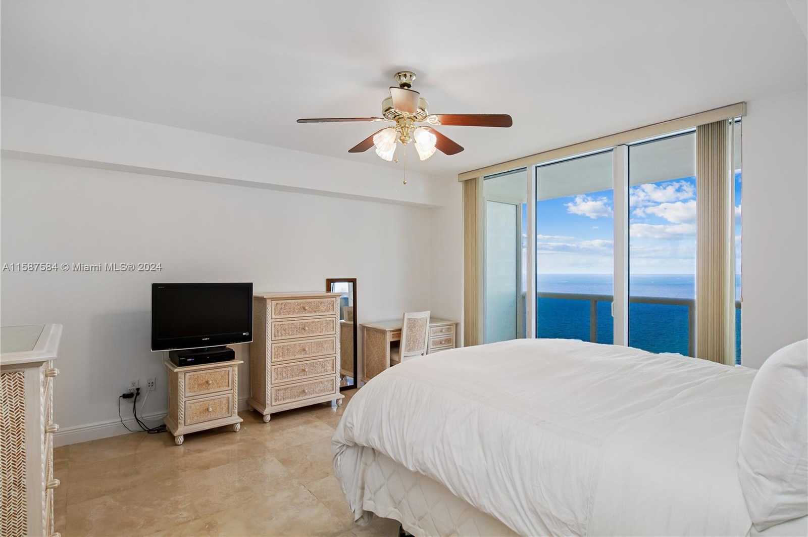 Small Image of 1830 SOUTH OCEAN DR #4204, Hallandale Beach Number 15
