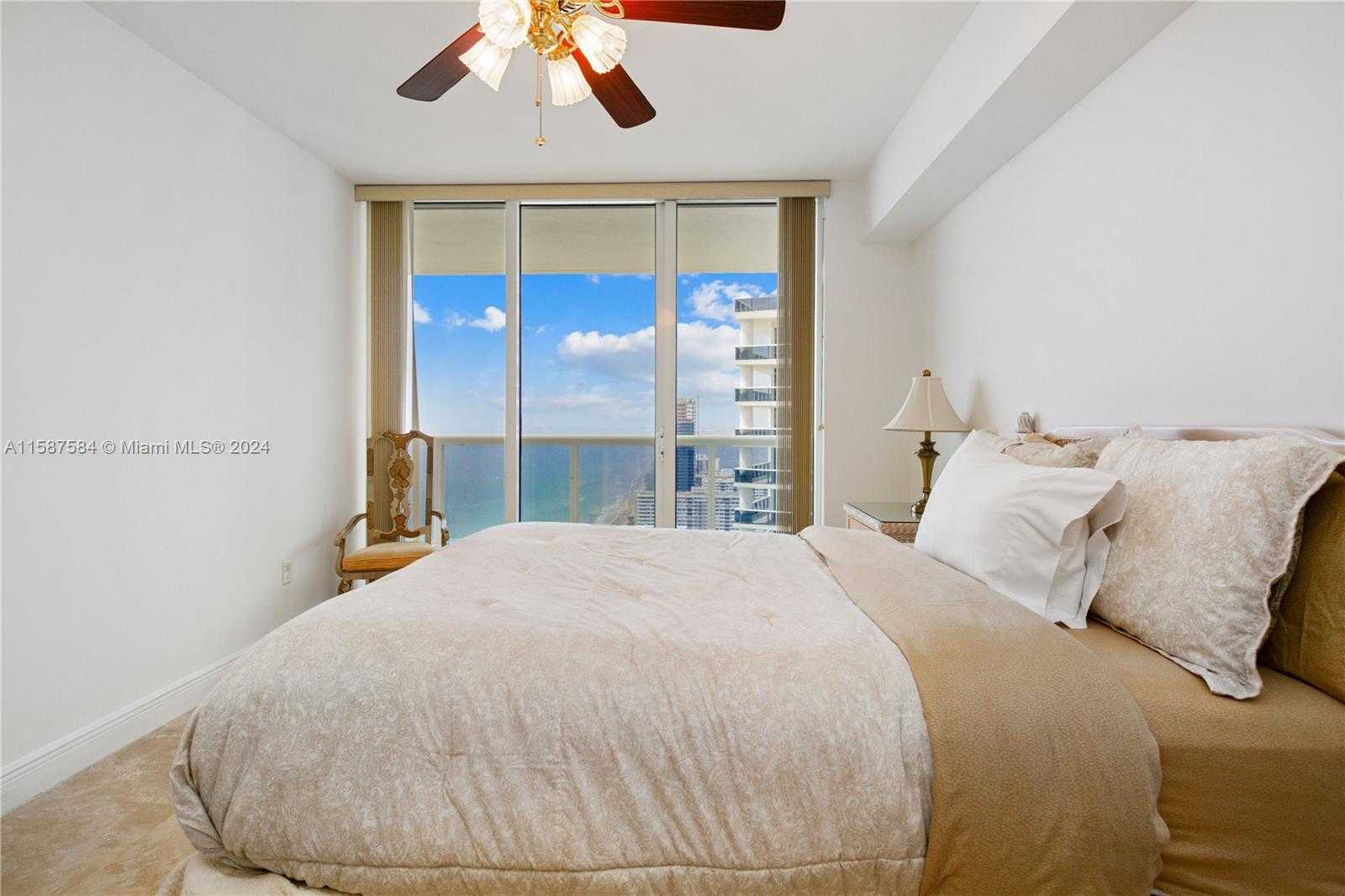 Small Image of 1830 SOUTH OCEAN DR #4204, Hallandale Beach Number 19