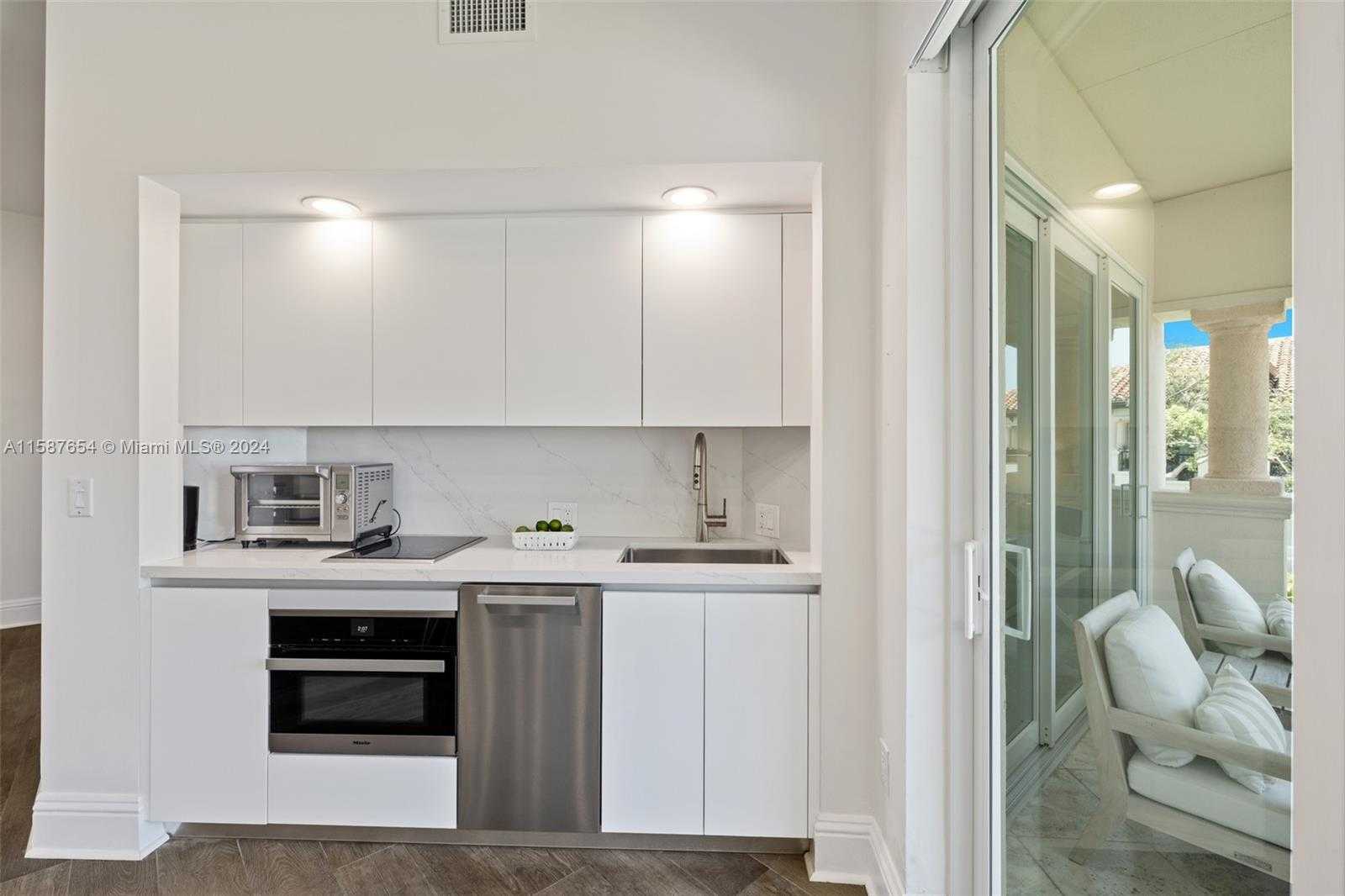 Small Image of 15122 FISHER ISLAND DR #15122, Miami Beach Number 10
