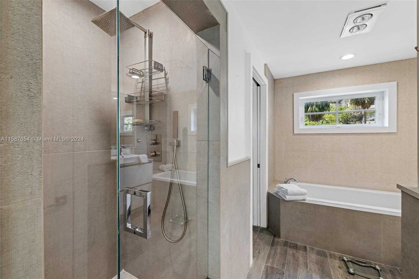 Small Image of 15122 FISHER ISLAND DR #15122, Miami Beach Number 15
