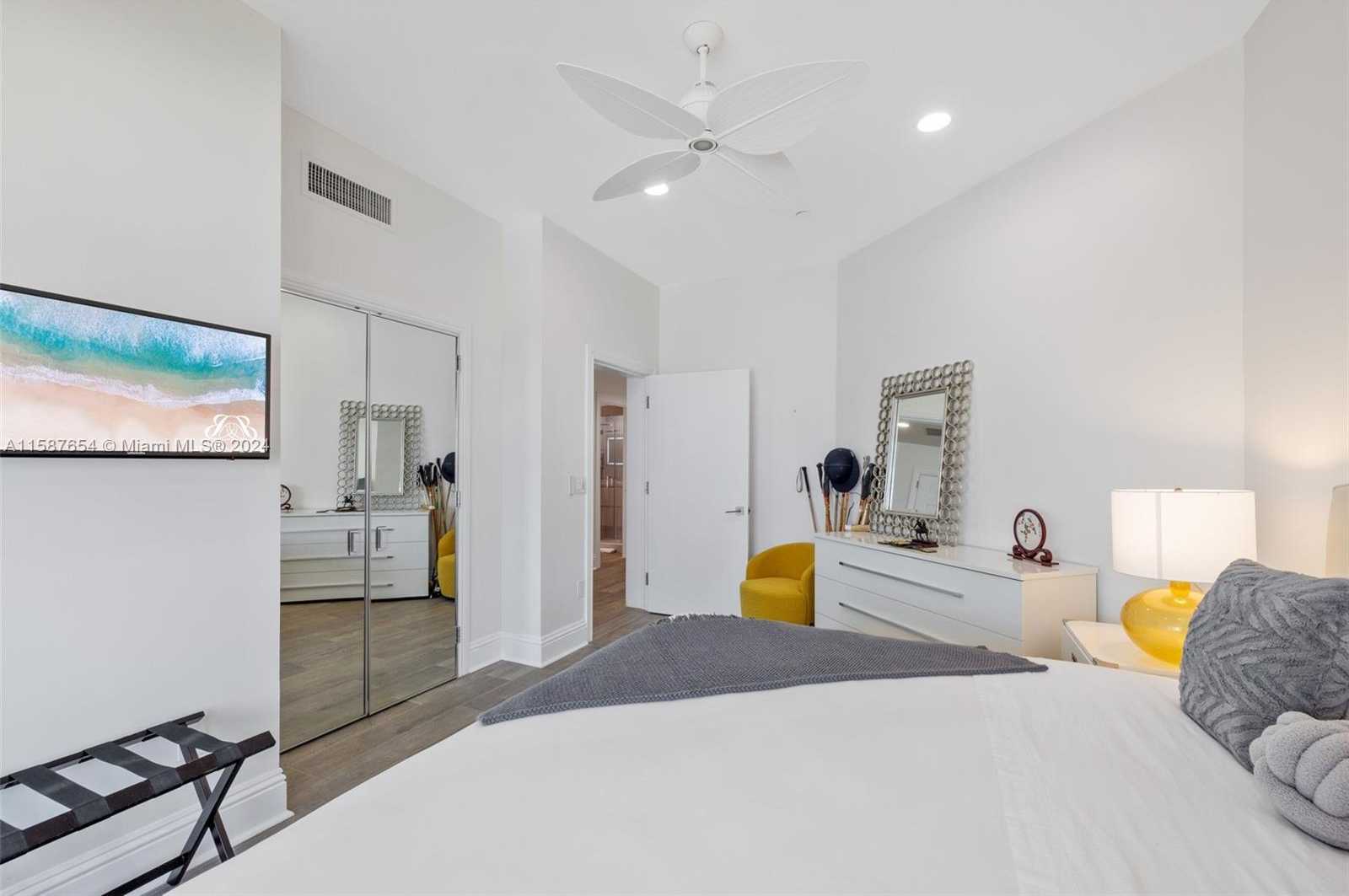 Small Image of 15122 FISHER ISLAND DR #15122, Miami Beach Number 20