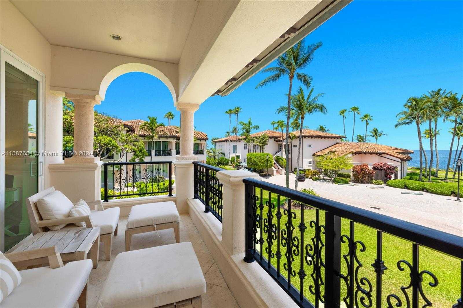 Small Image of 15122 FISHER ISLAND DR #15122, Miami Beach Number 24