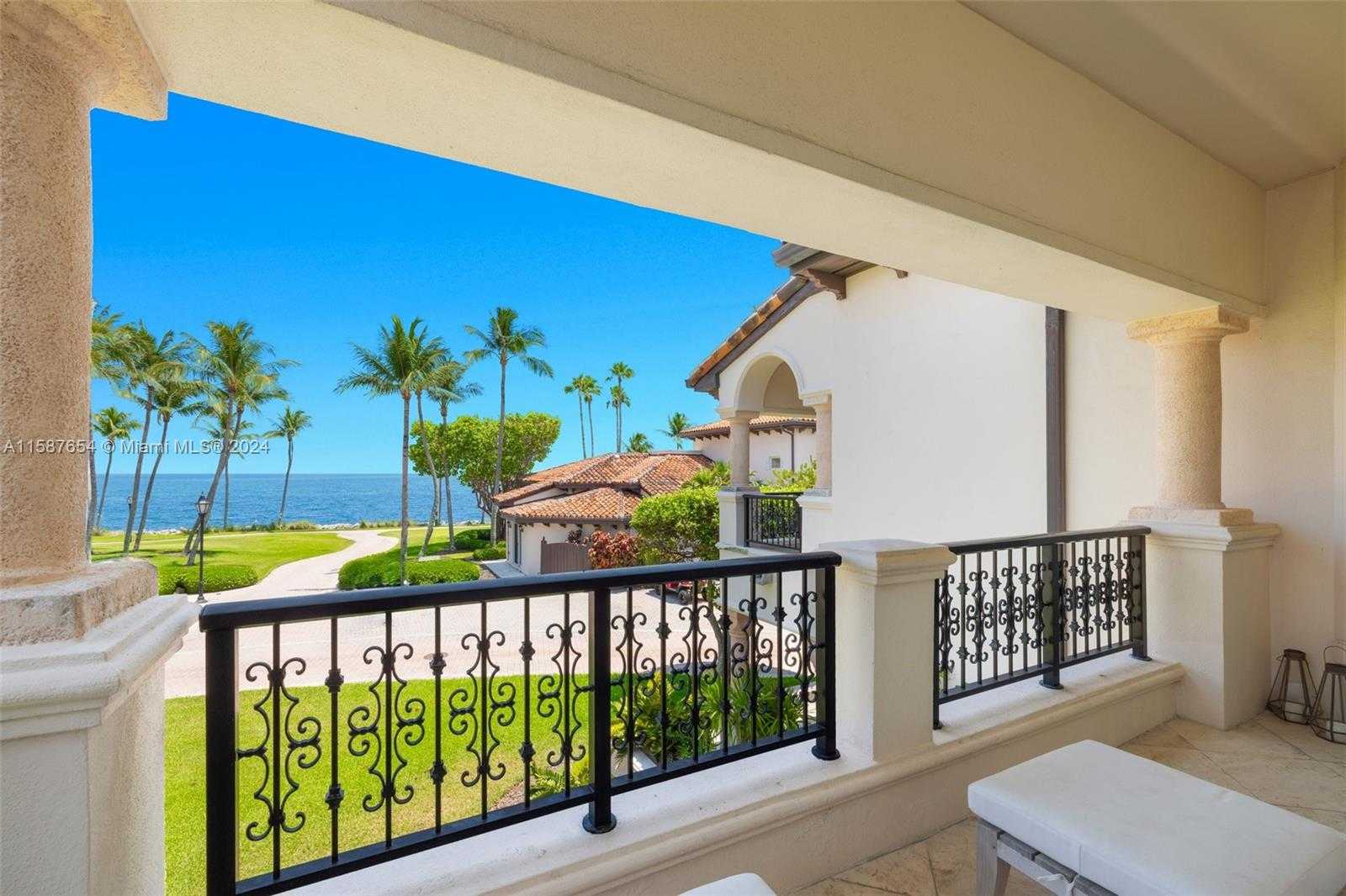 Small Image of 15122 FISHER ISLAND DR #15122, Miami Beach Number 25