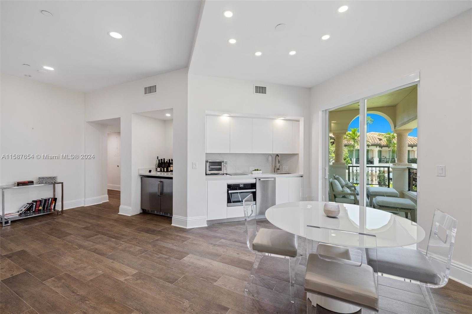 Small Image of 15122 FISHER ISLAND DR #15122, Miami Beach Number 4