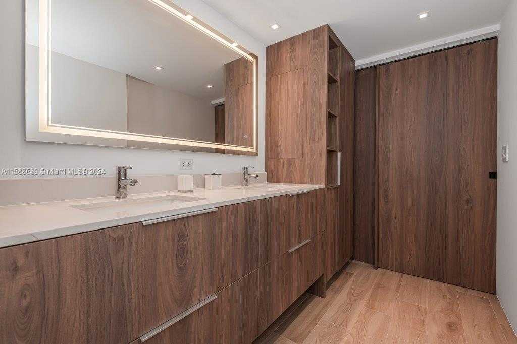 Small Image of 2301 COLLINS AVE #837, Miami Beach Number 22