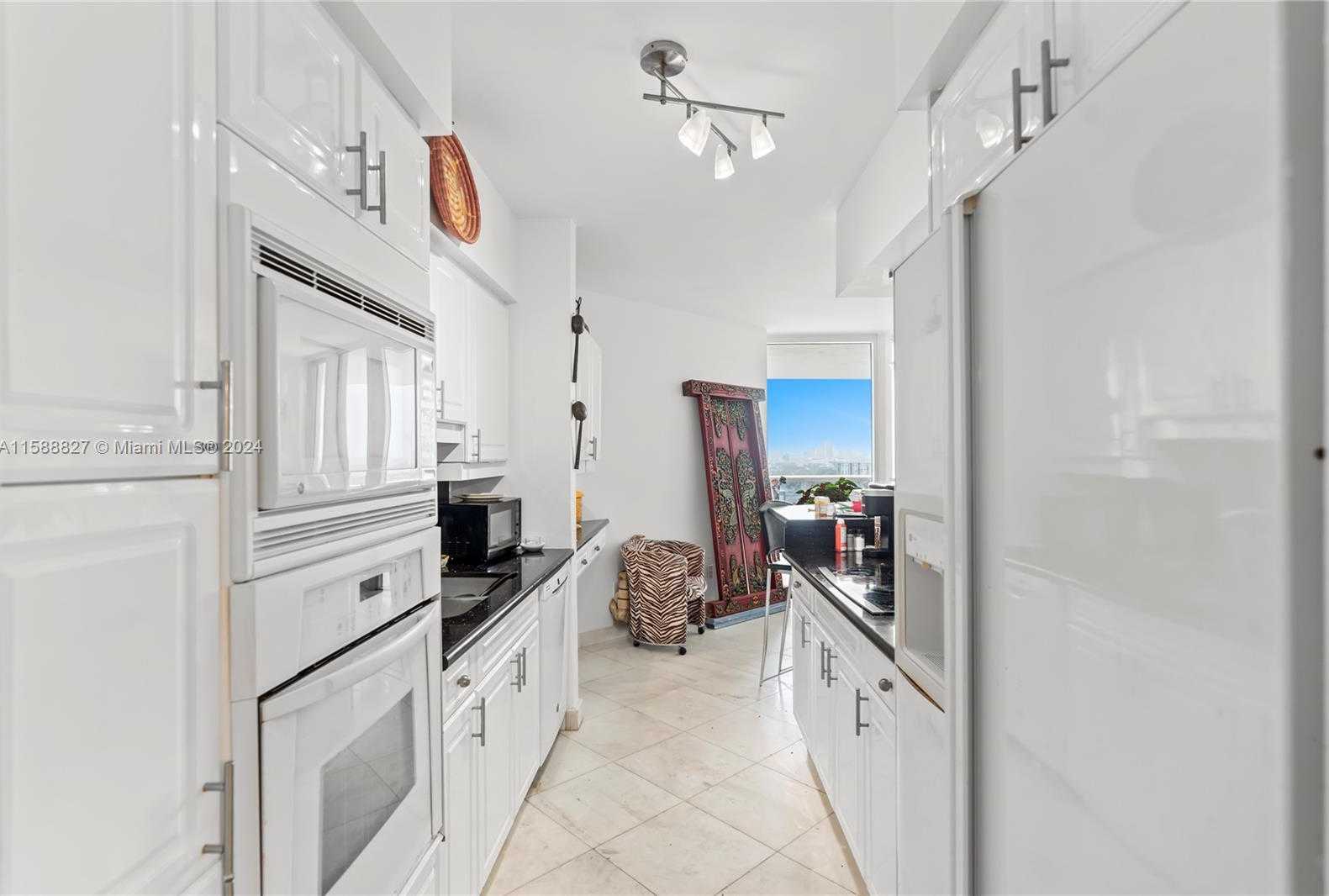 Small Image of 4775 COLLINS AVE #2404, Miami Beach Number 14
