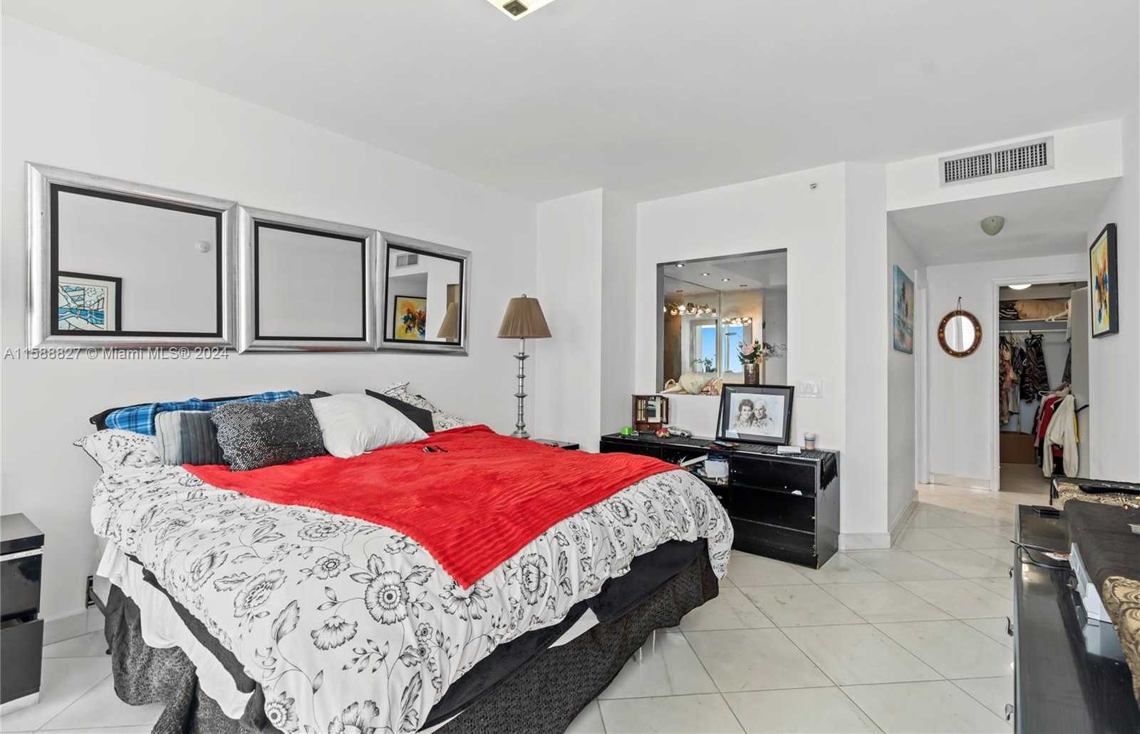 Small Image of 4775 COLLINS AVE #2404, Miami Beach Number 19