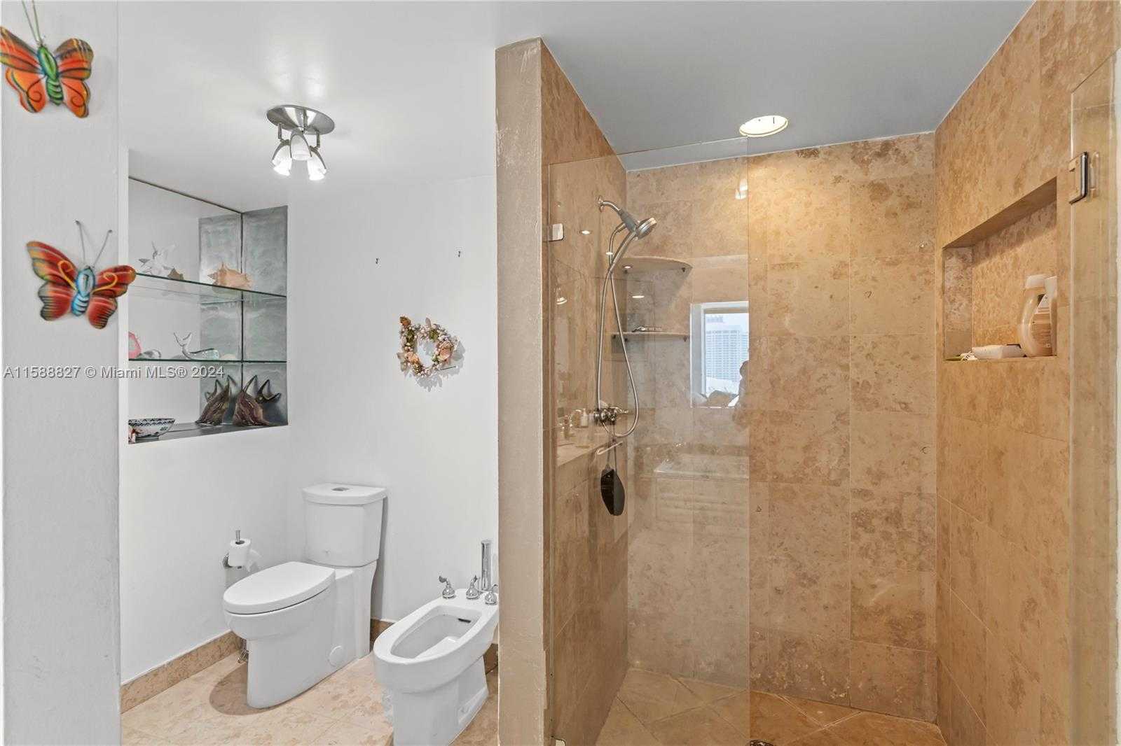 Small Image of 4775 COLLINS AVE #2404, Miami Beach Number 21