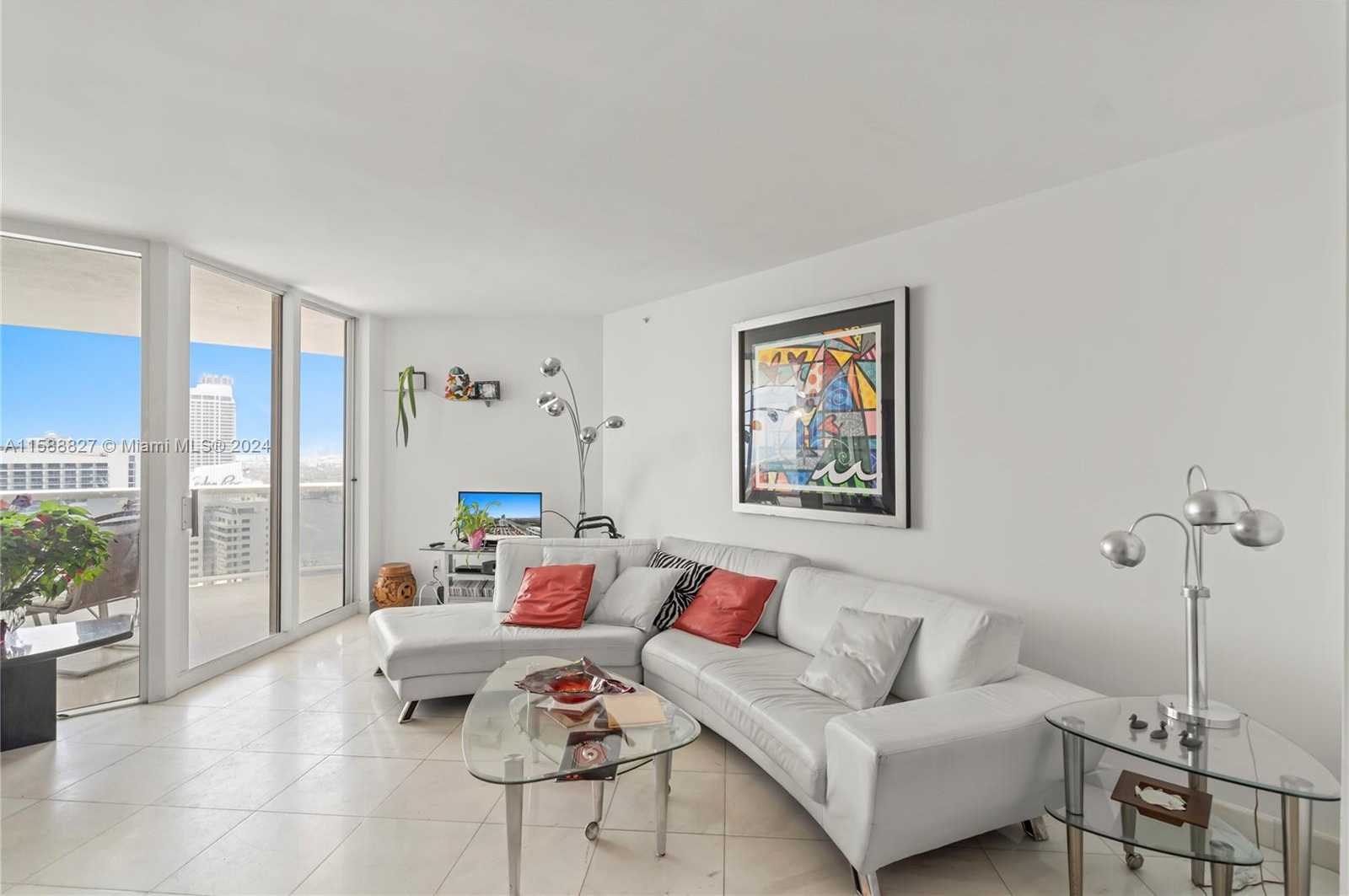 Small Image of 4775 COLLINS AVE #2404, Miami Beach Number 8