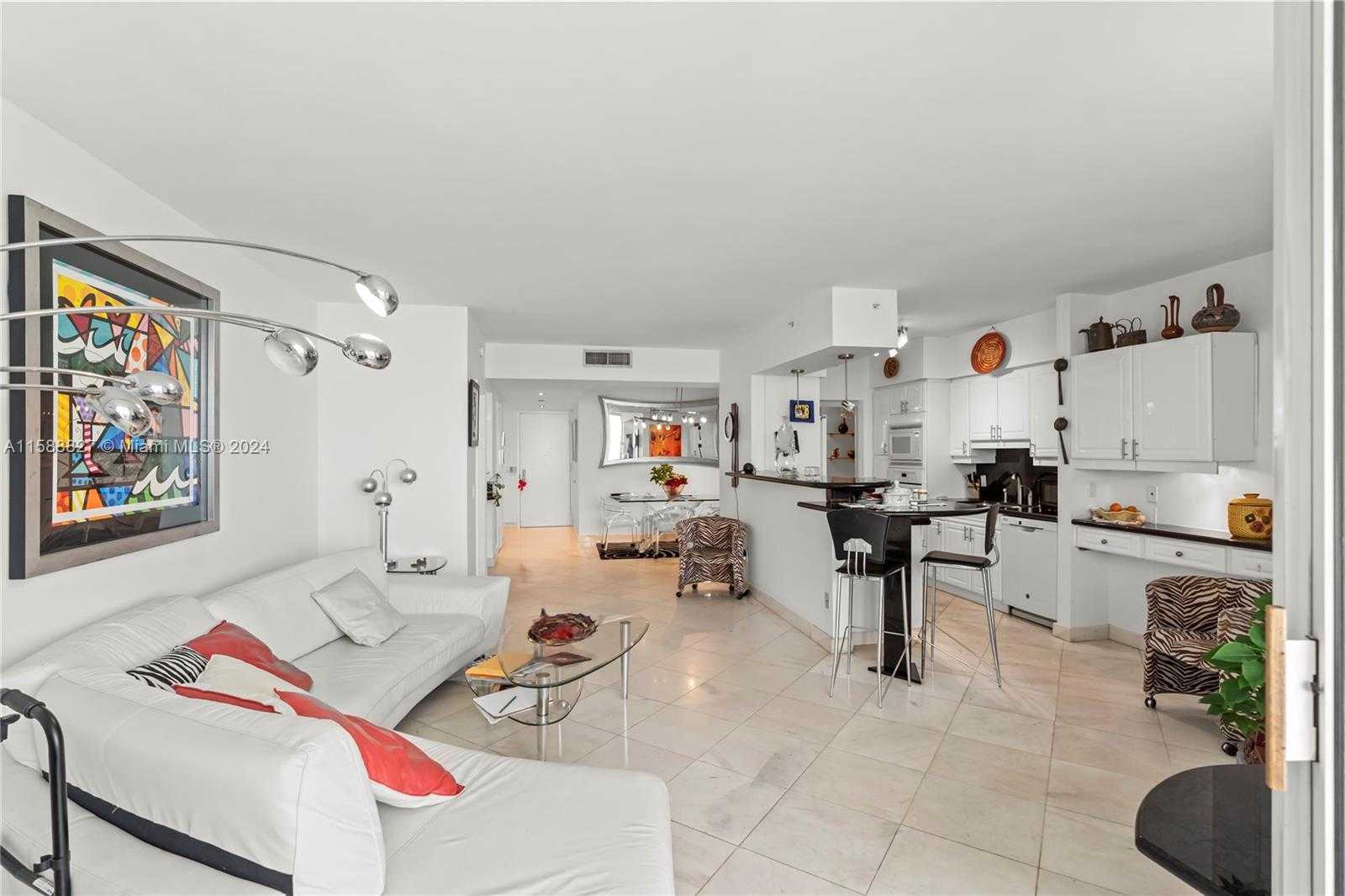 Small Image of 4775 COLLINS AVE #2404, Miami Beach Number 9