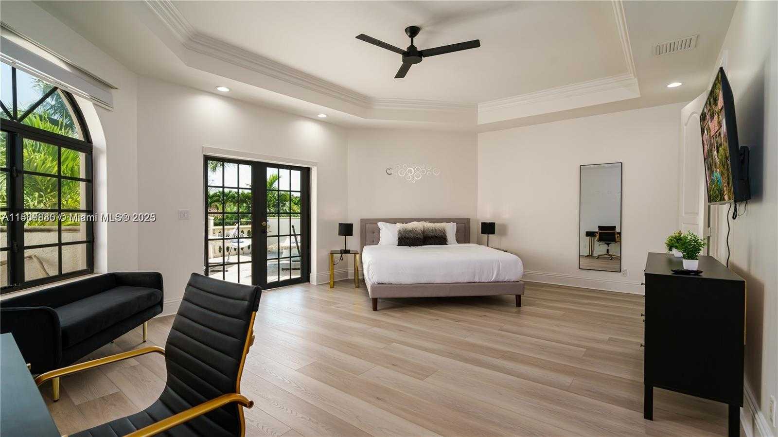 Small Image of 12000 NORTH WEST 6TH ST, Plantation Number 24