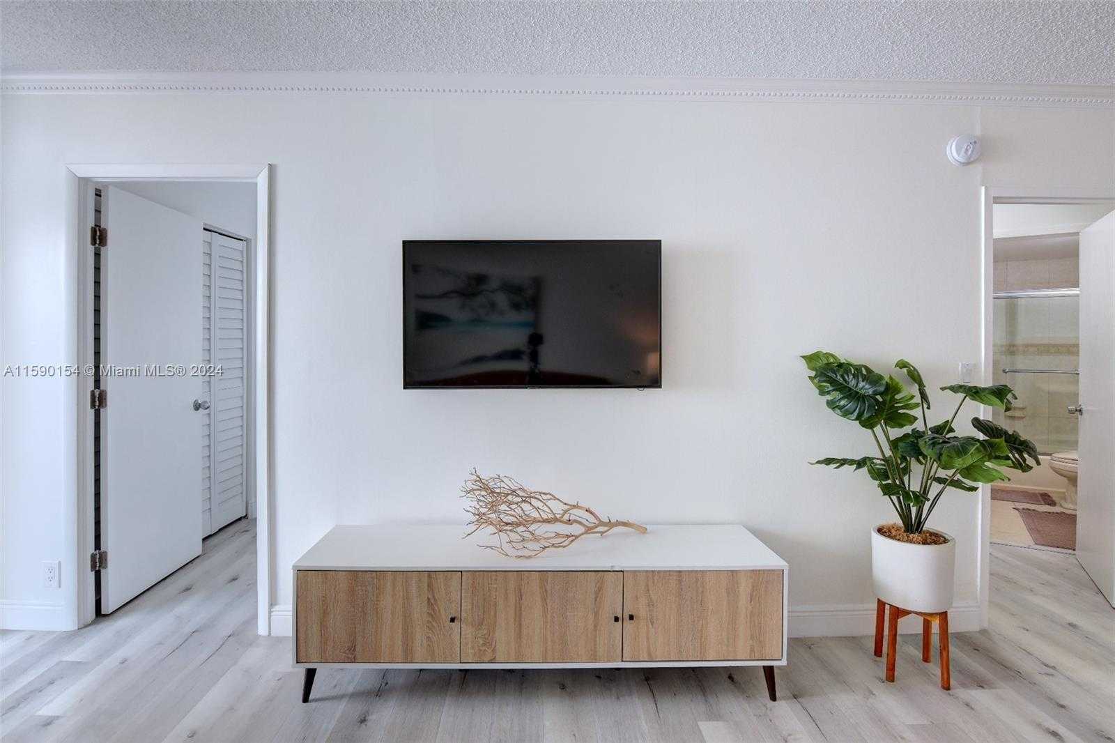 Small Image of 3725 SOUTH OCEAN DR #515, Hollywood Number 12