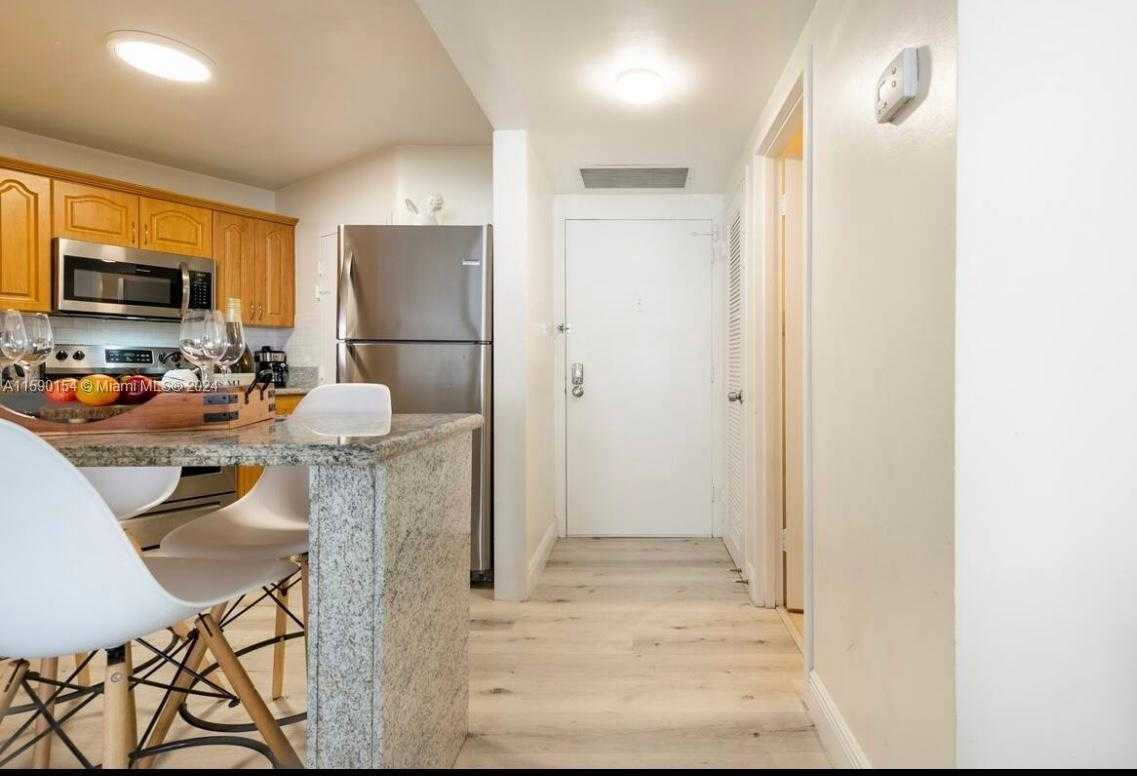 Small Image of 3725 SOUTH OCEAN DR #515, Hollywood Number 2