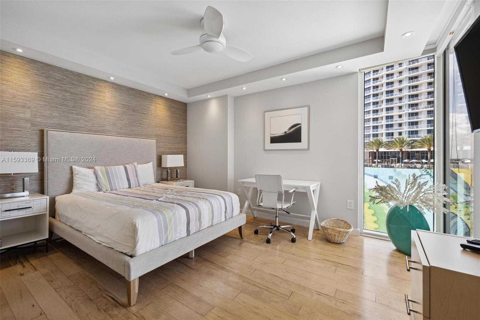 Small Image of 1800 SOUTH OCEAN DR #1401, Hallandale Beach Number 14