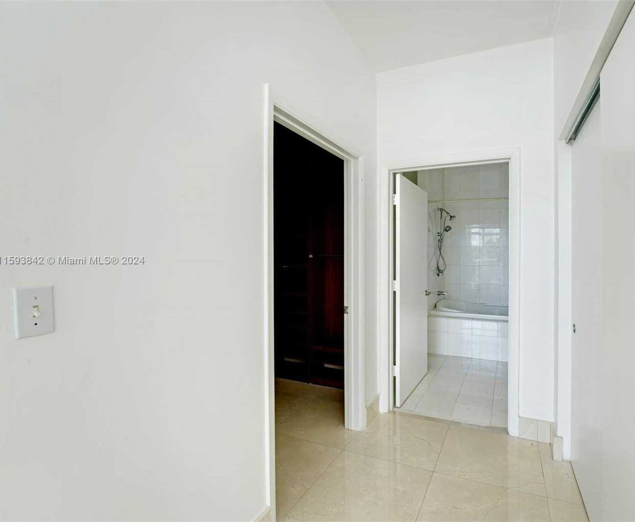 Small Image of 2001 MERIDIAN AVE #516, Miami Beach Number 11