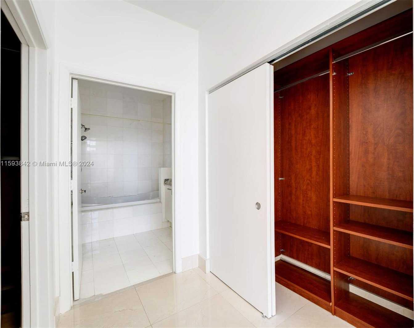 Small Image of 2001 MERIDIAN AVE #516, Miami Beach Number 12