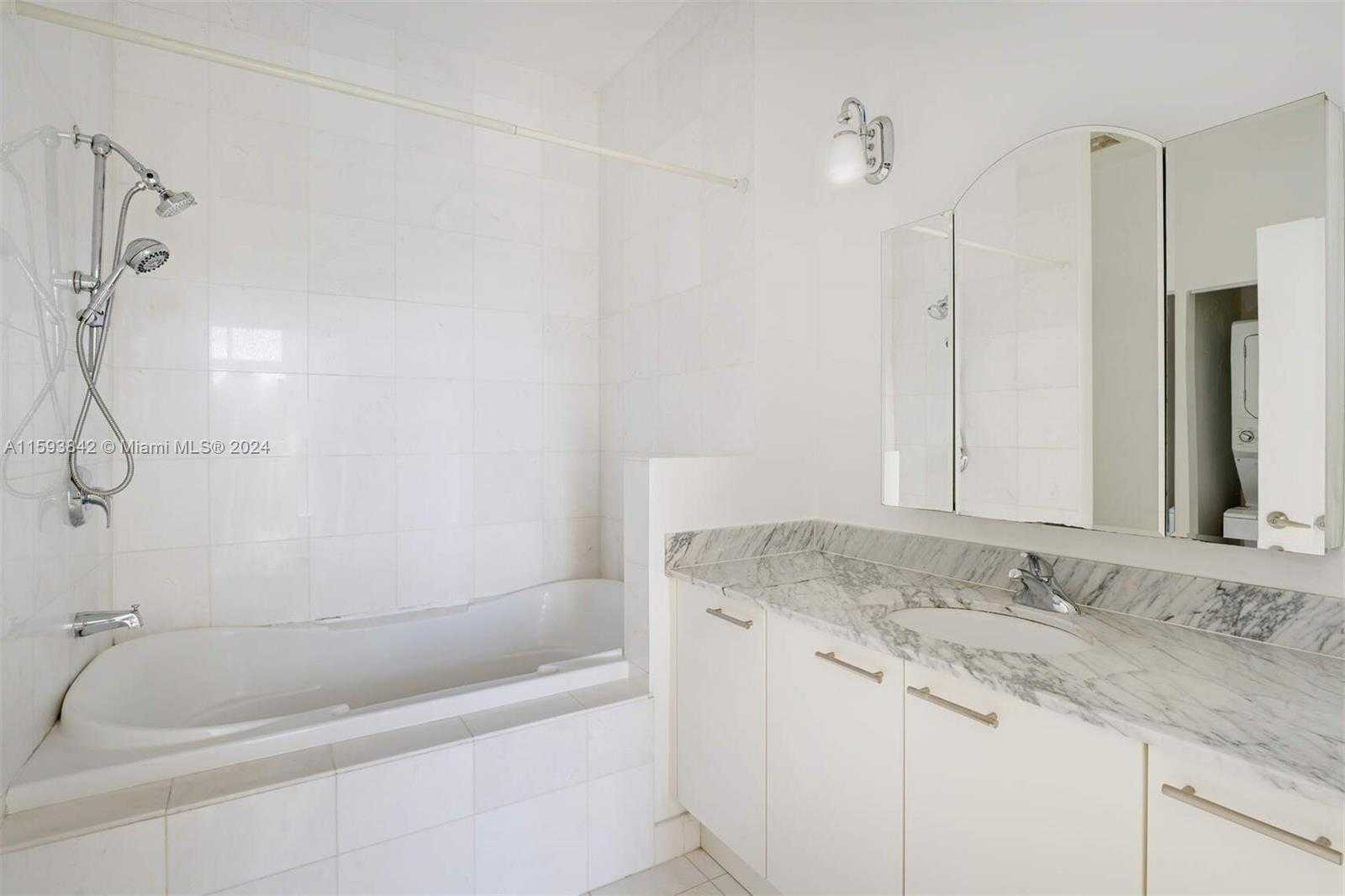 Small Image of 2001 MERIDIAN AVE #516, Miami Beach Number 14