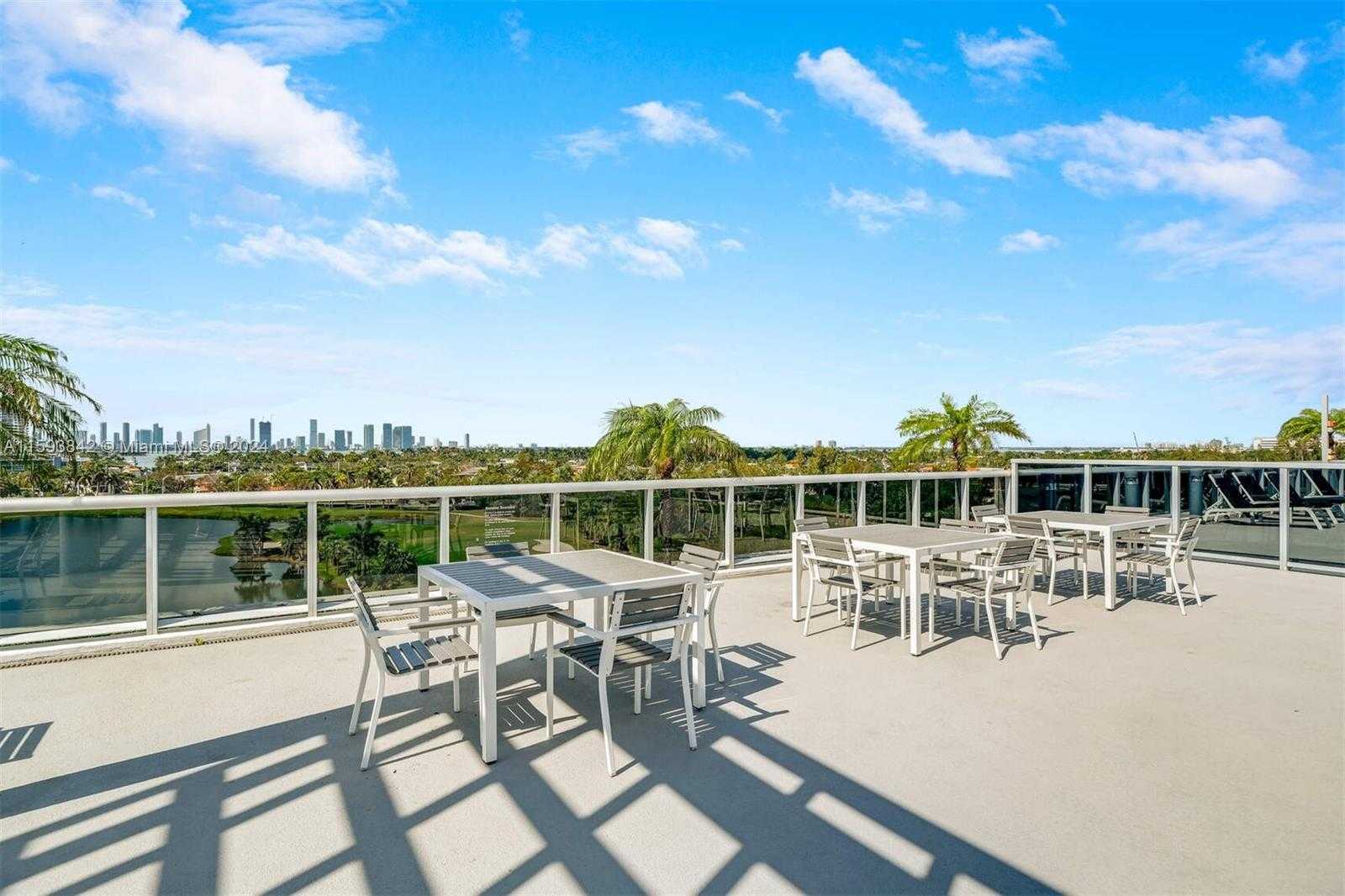 Small Image of 2001 MERIDIAN AVE #516, Miami Beach Number 20
