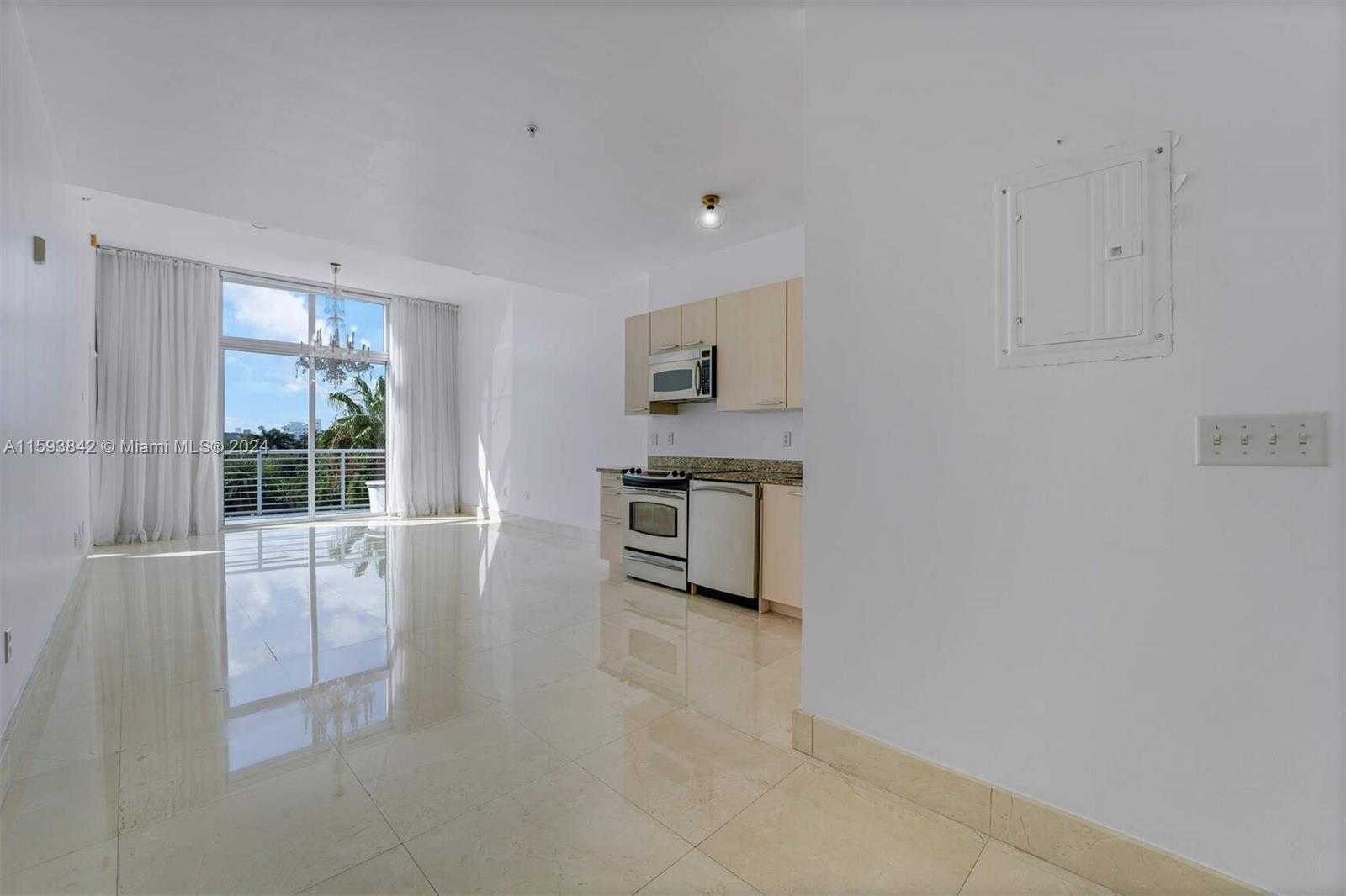 Small Image of 2001 MERIDIAN AVE #516, Miami Beach Number 5