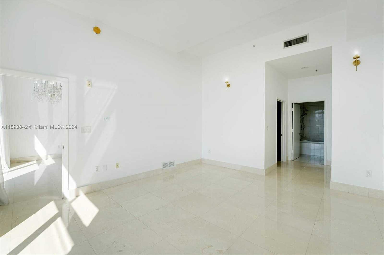 Small Image of 2001 MERIDIAN AVE #516, Miami Beach Number 9