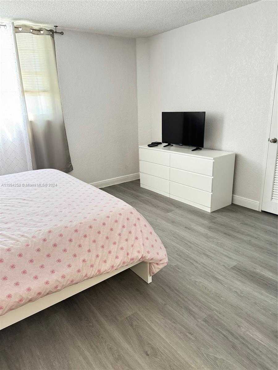 Small Image of 3901 SOUTH OCEAN DR #14Z, Hollywood Number 6