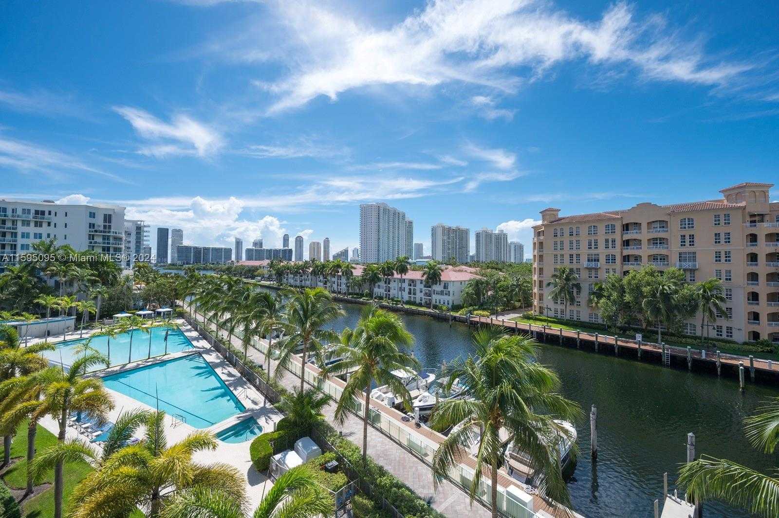 Small Image of Aventura Number 36