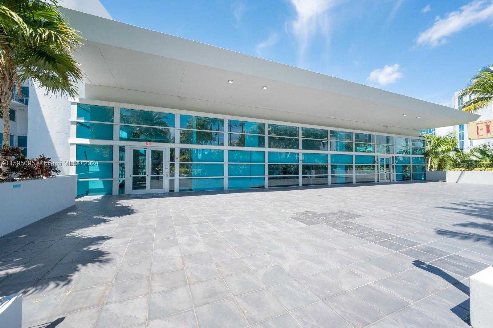 Small Image of Aventura Number 37