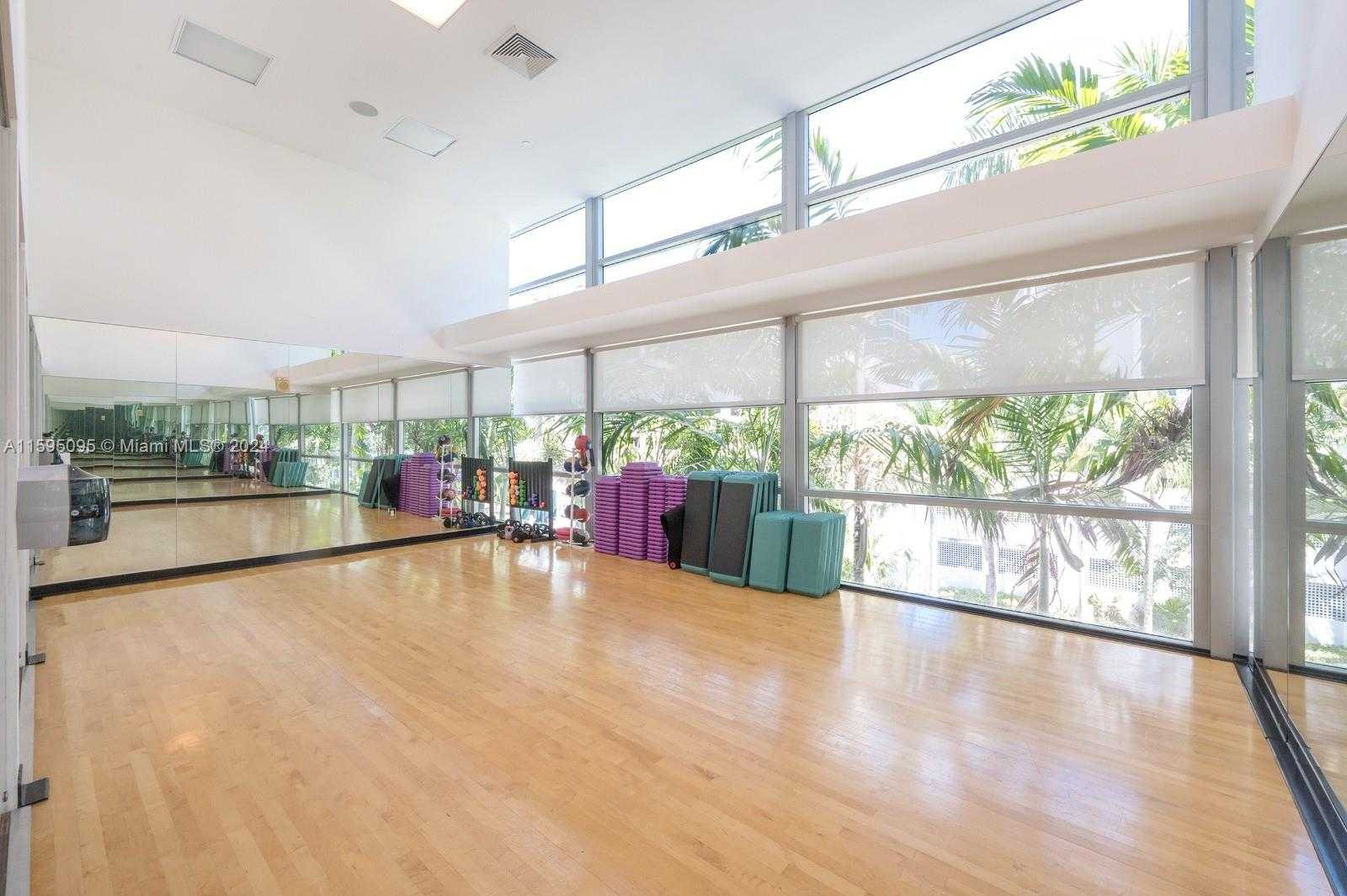 Small Image of Aventura Number 38
