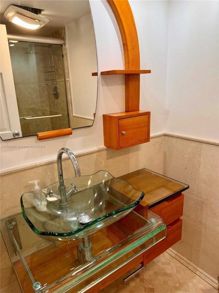 Small Image of 230 174TH ST #1602, Sunny Isles Beach Number 16