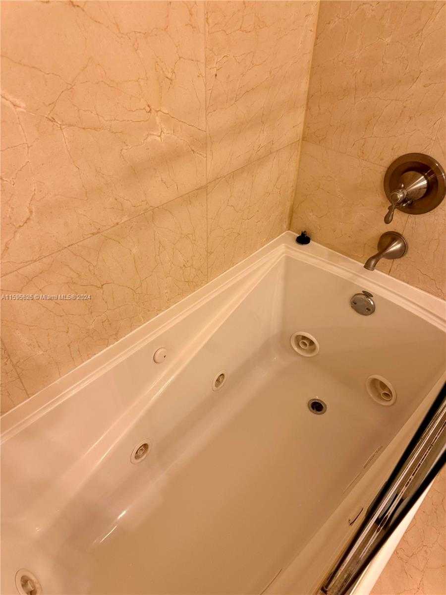 Small Image of 230 174TH ST #1602, Sunny Isles Beach Number 27