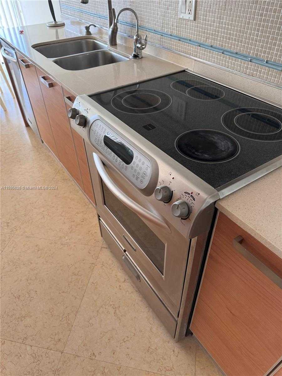 Small Image of 230 174TH ST #1602, Sunny Isles Beach Number 8