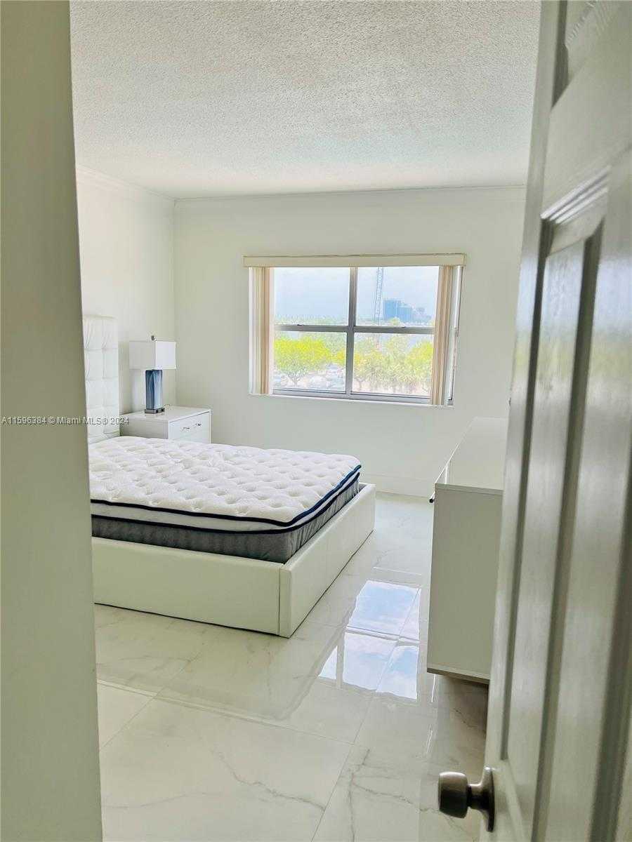 Small Image of 400 KINGS POINT DR #307, Sunny Isles Beach Number 22
