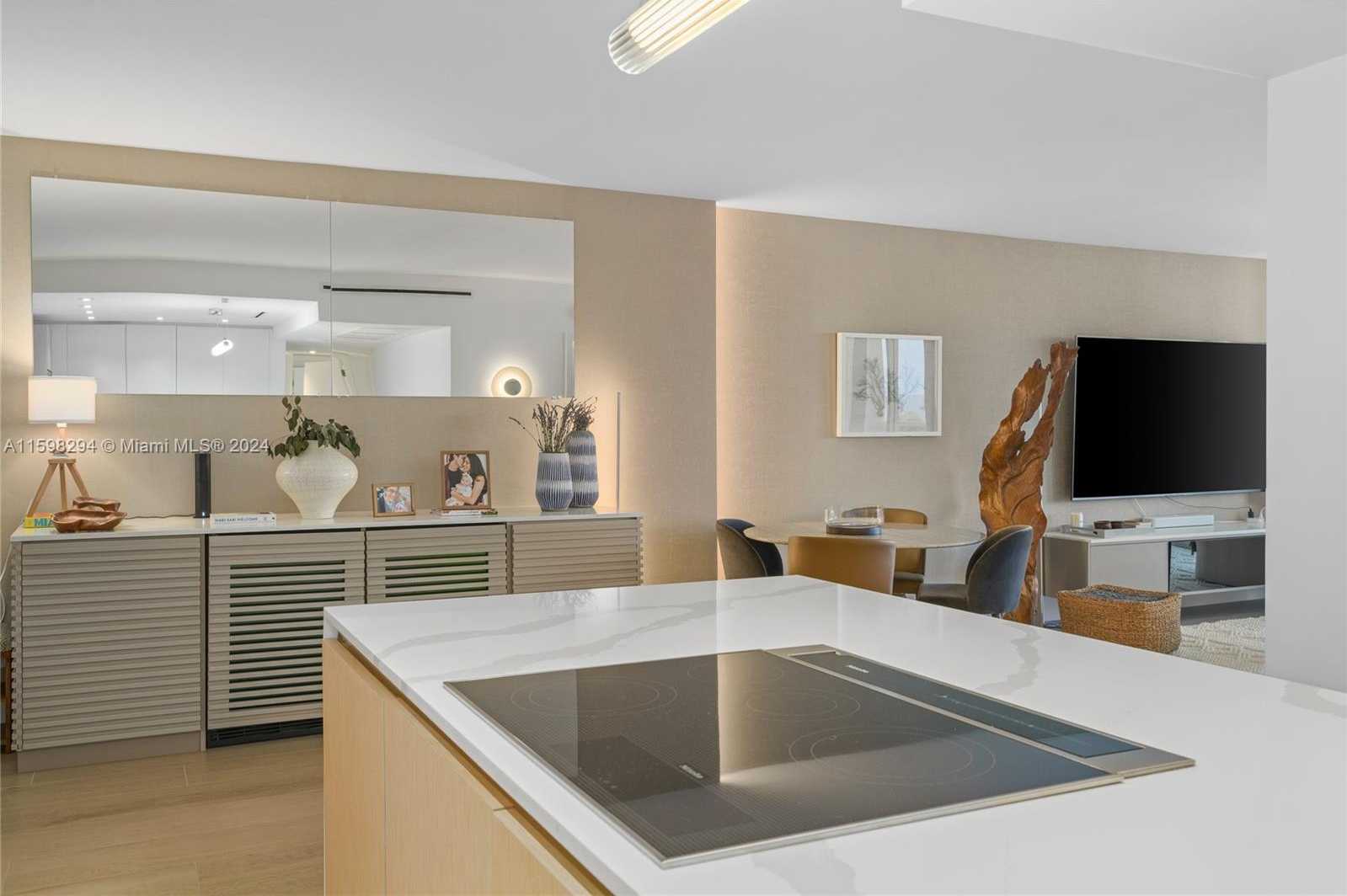 Small Image of 2301 COLLINS AVE #407, Miami Beach Number 11