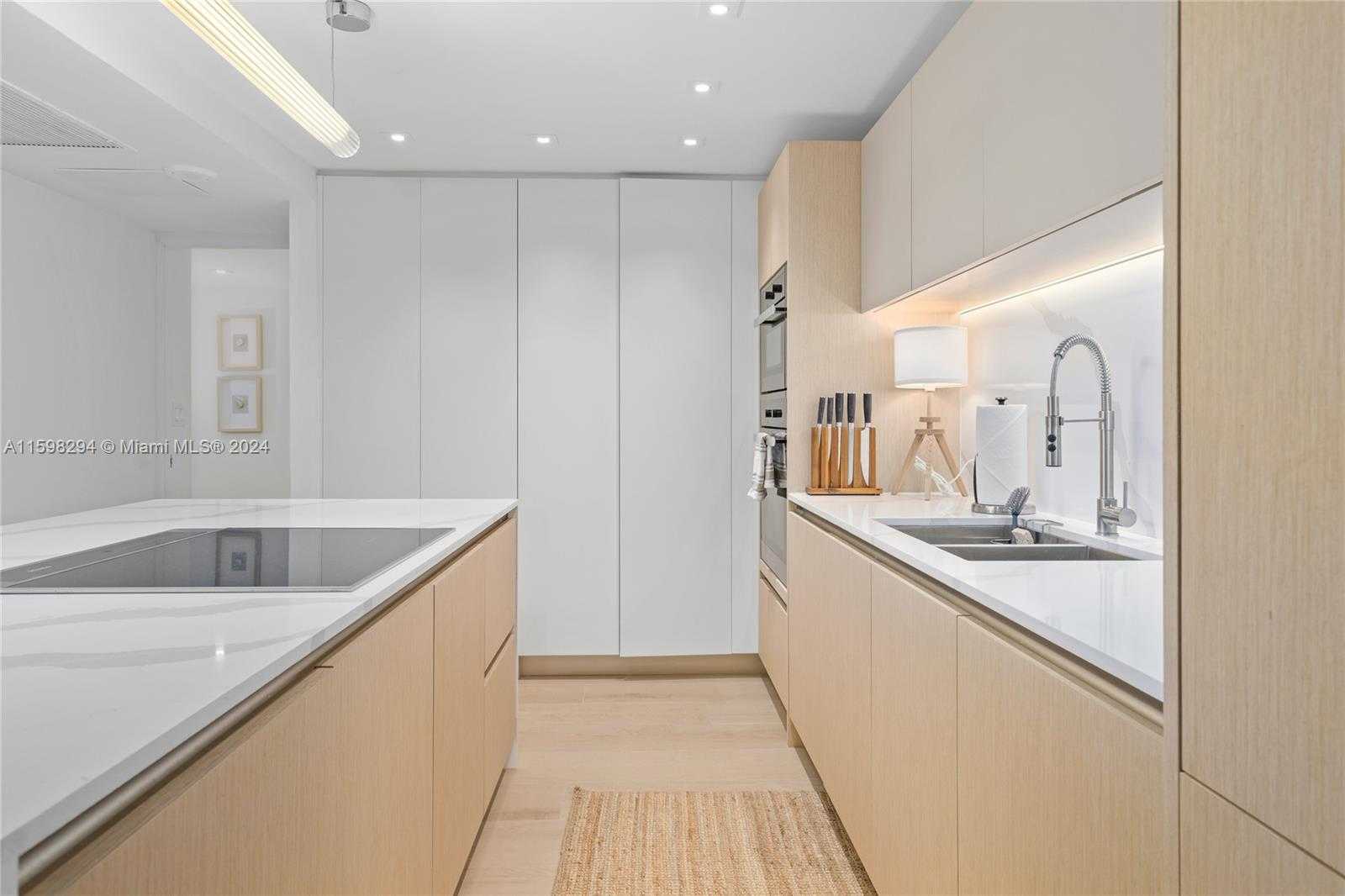 Small Image of 2301 COLLINS AVE #407, Miami Beach Number 12