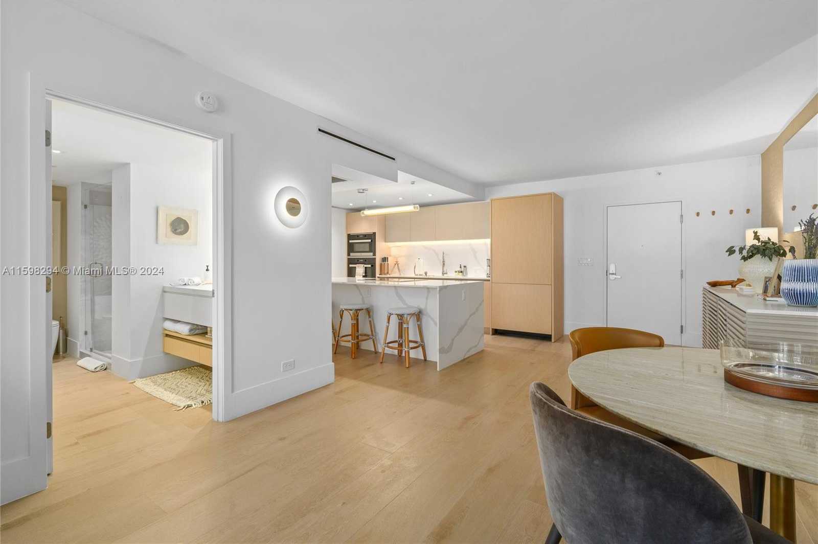 Small Image of 2301 COLLINS AVE #407, Miami Beach Number 15
