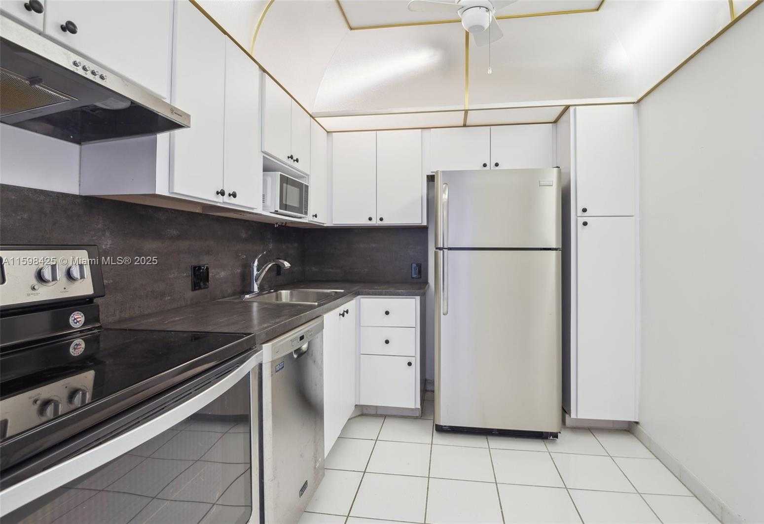 Small Image of 3675 NORTH COUNTRY CLUB DR #2502, Aventura Number 12