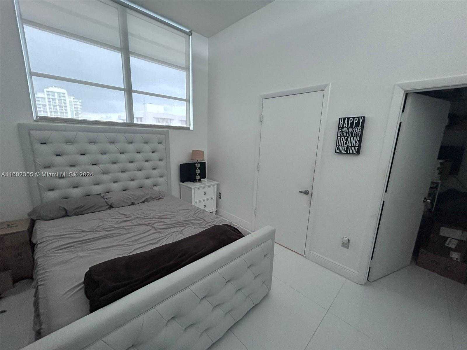 Small Image of 7934 WEST DR #904, North Bay Village Number 12