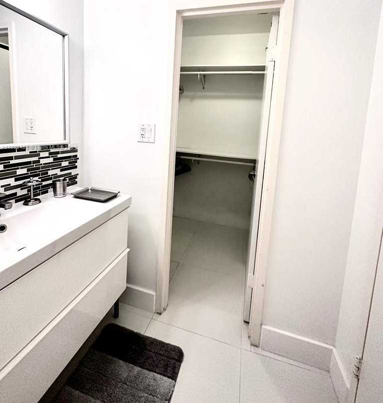 Small Image of 100 LINCOLN RD #526, Miami Beach Number 17