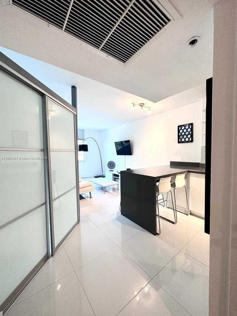 Small Image of 100 LINCOLN RD #526, Miami Beach Number 5