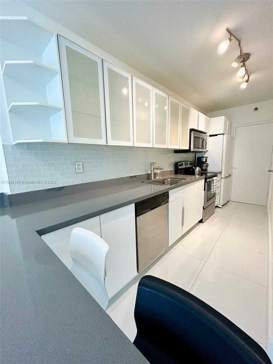 Small Image of 100 LINCOLN RD #526, Miami Beach Number 8